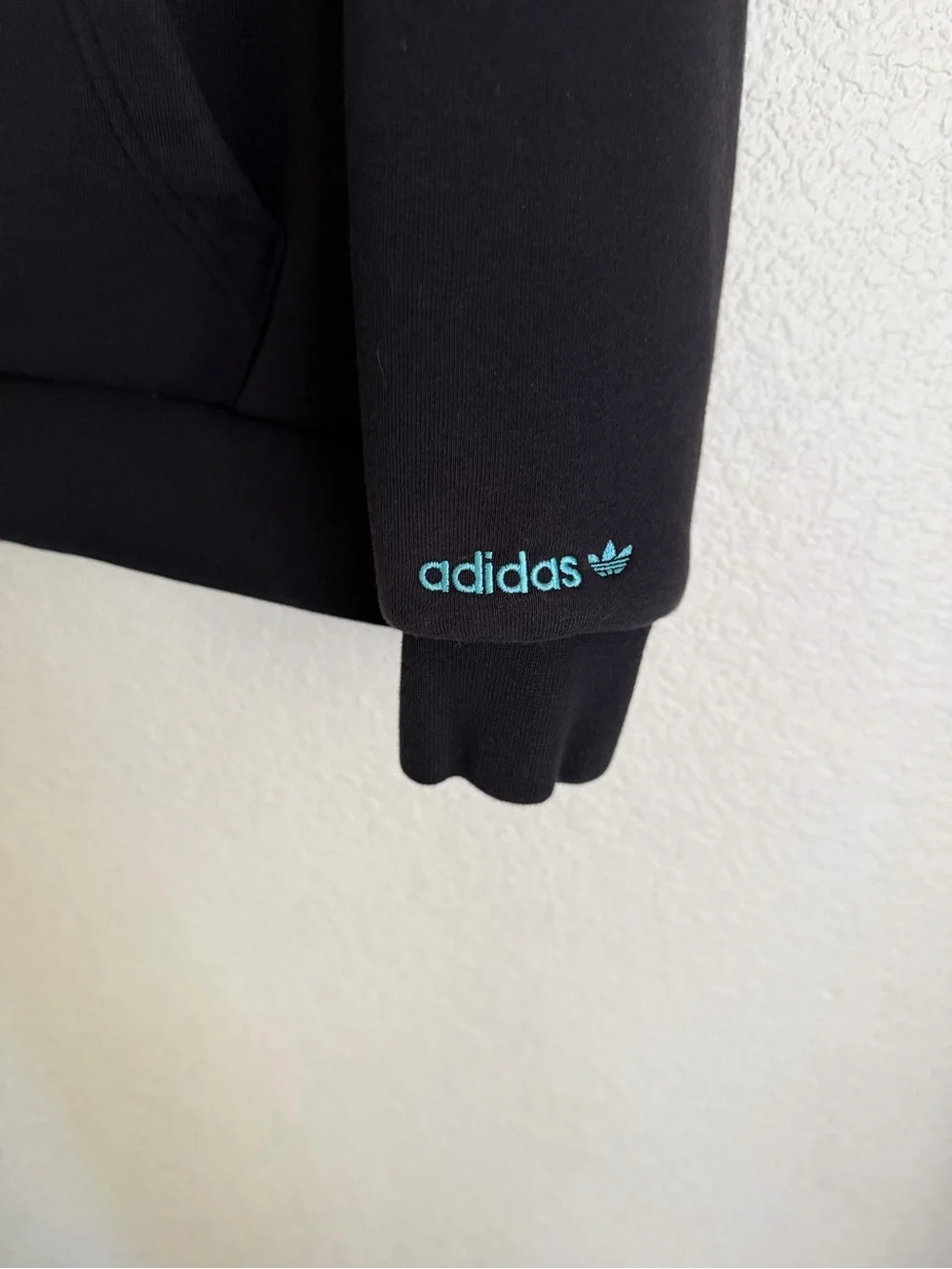 Adidas originals Men’s Soccer Graphic Hoodie Sweatshirt S Black